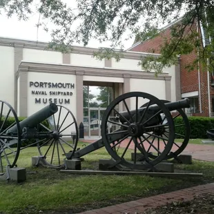 Cannons &amp; an anchor outside the entrance