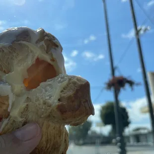 Cavacas w custard. Like a dry pop over. I don't love custard so I'm not sure why i got this one