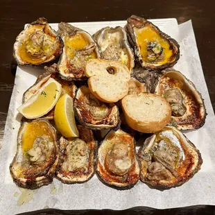 a platter of oysters