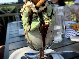 Leatherby's Family Creamery- Folsom