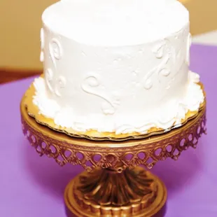 Gluten free wedding cake for my partner&apos;s allergy, so beautifully decorated