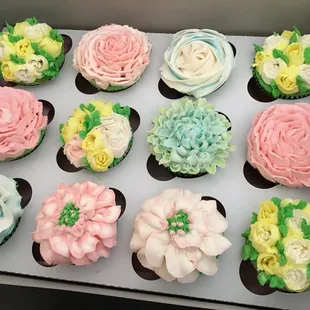 Flower cupcakes ~