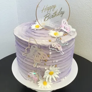 Butterflies &amp; Daisies cake
