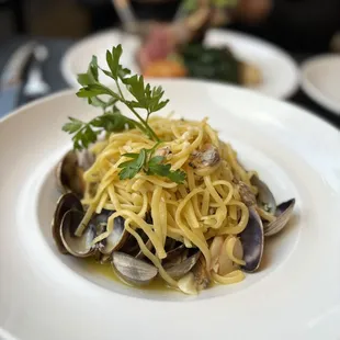 Linguine with clams