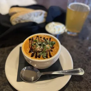 Tomato bisque soup w/bread basket