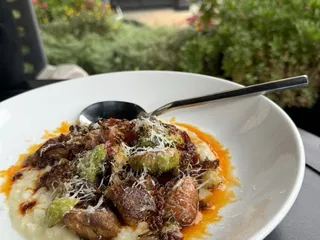 Mad Capper Saloon & Eatery