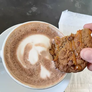 Hot coco with a caramel cookie