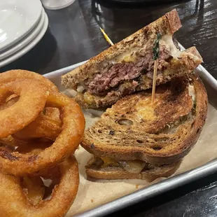 Patty Melt w/ onion rings