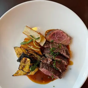 Steak with potatoes and zucchini - delicious!
