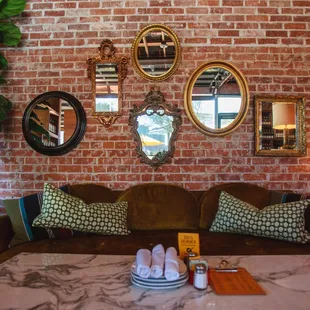 ramen and noodles, interior