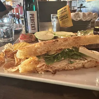 1/2 CHICKEN & MOZZARELLA