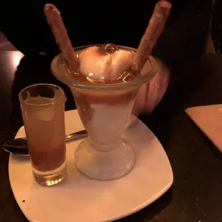 SALTED CARAMEL SUNDAE