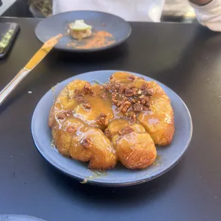 CAST IRON STICKY BREAD