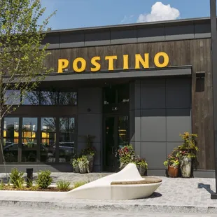 Postino Ballantyne