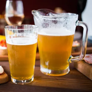 $5 pitchers of beer &apos;til 5pm everyday!