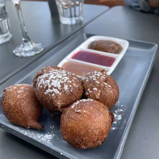 RICOTTA FRITTERS