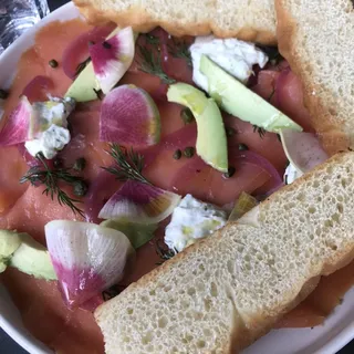 SMOKED SALMON CARPACCIO