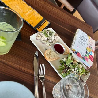 Cucumber Honey Lemonade