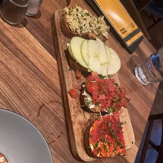 BRUSCHETTA ( CHOOSE 4 )