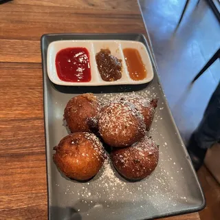 RICOTTA FRITTERS