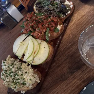 BRUSCHETTA ( CHOOSE 4 )