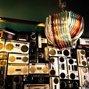 Love the retro decors.