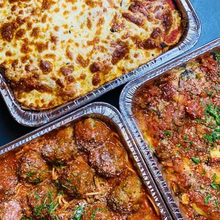 Planning a party! Look no further!
We are here for all your catering needs.