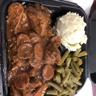 Pork and sausage sauce picante