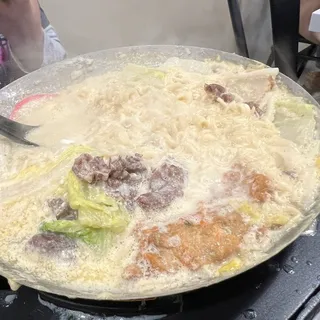 6. Mily Cheese Pot Lunch