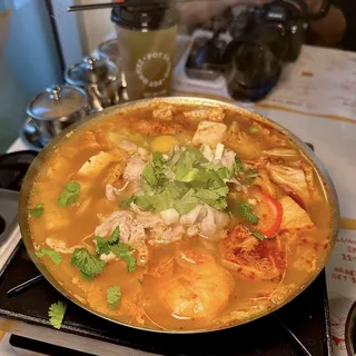 7. Thai Style Pot Lunch