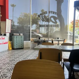 No one in no one home that's the vibe