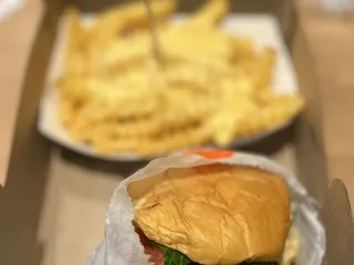 Shake Shack Victoria Gardens