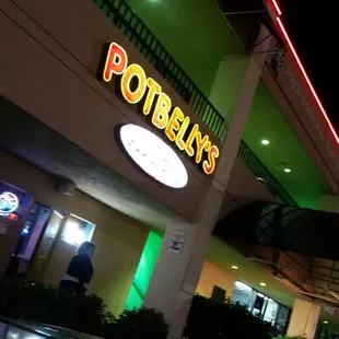 the outside of the restaurant