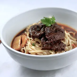 Stewed beef noodle soup