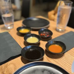5 signature dipping sauces