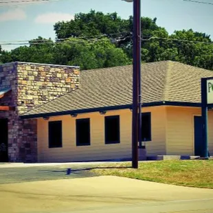 the exterior of a restaurant