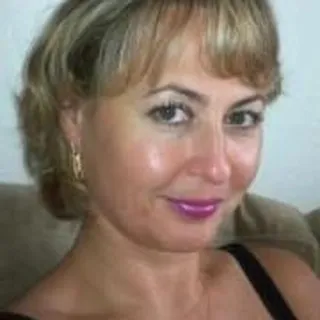 Elena D.