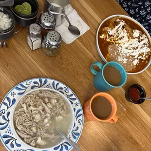 1rst Time here, Pozole con maciza y chilaquiles rojos
