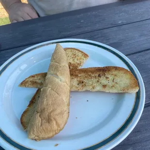 French bread. Comes with 4 pieces