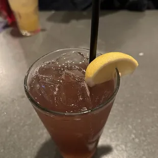 Raspberry lemonade cocktail