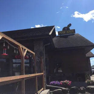 a view of the outside of a restaurant