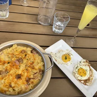 Breakfast Mac &amp; Cheese