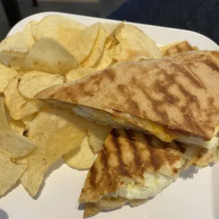 Bacon, egg and cheese croissant