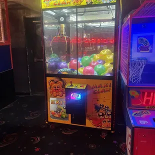 Only moves right left