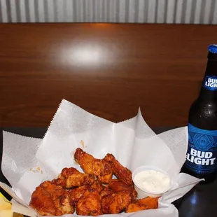food, chicken wings and fried chicken