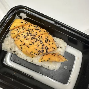 Sticky rice and mango