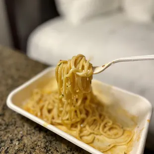 House Garlic Noodle, 7/10, good texture and bite but lacks flavor