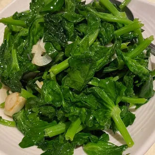 Sauteed Garlic Pea Sprouts