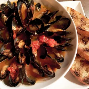 Steamed Mussels, Spicy Tomato Broth, Crostini