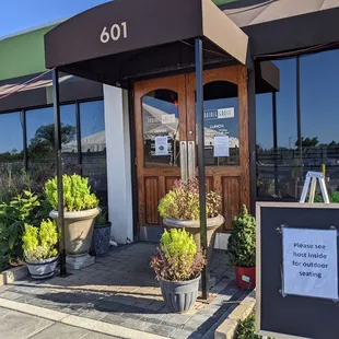 the entrance to the restaurant